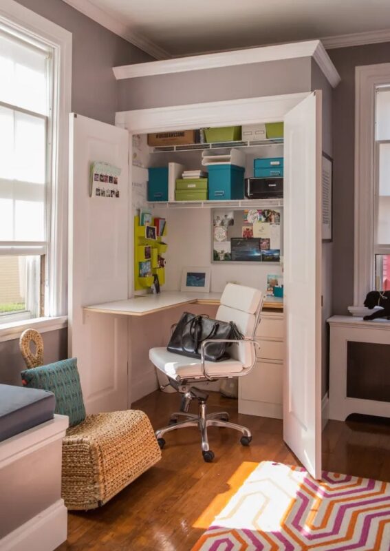 Build a desk that folds out - Photo from Jacqueline Marque of Apartment Therapy