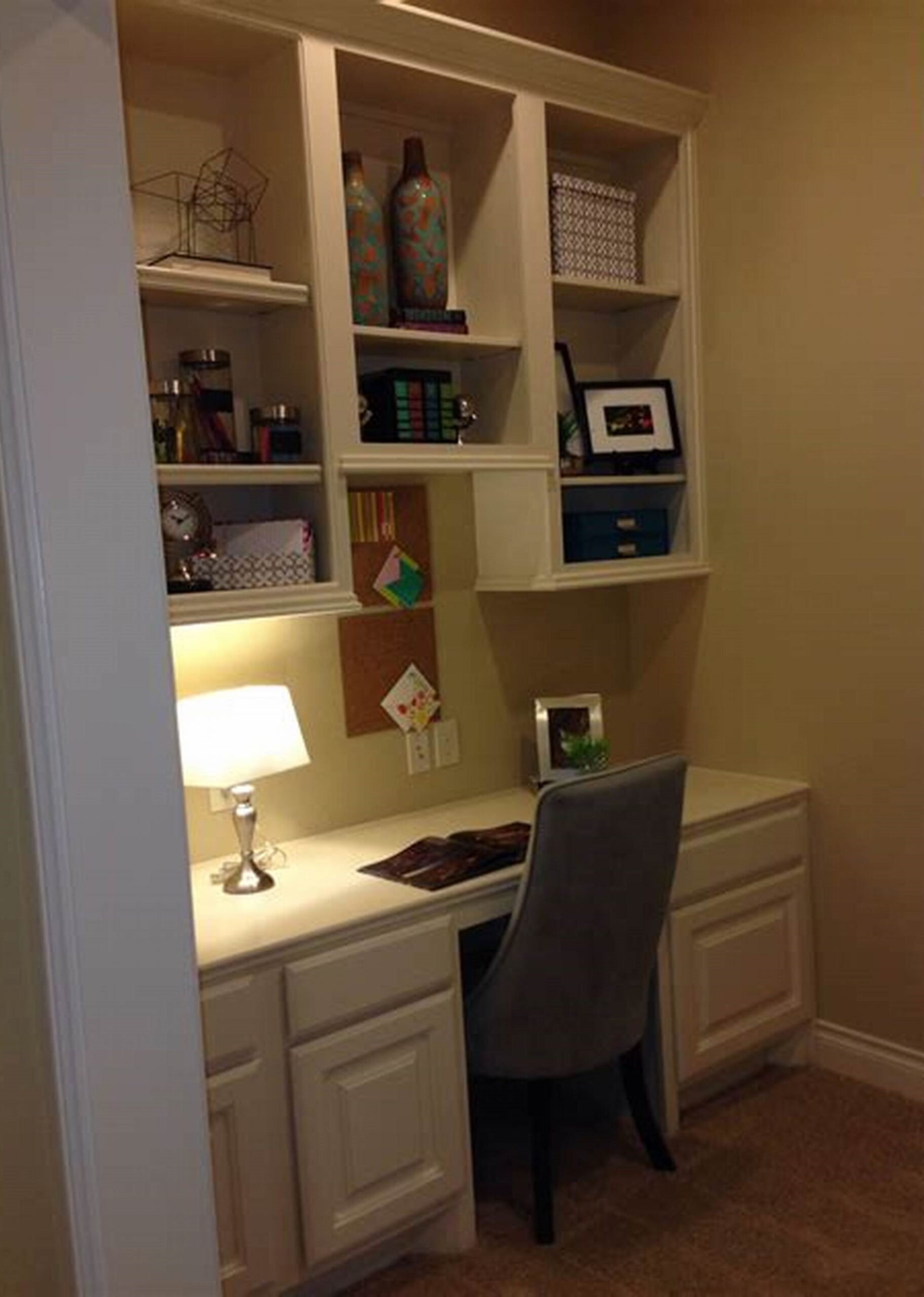 How To Set Up A Closet Office: 20 Ideas To Mimic | Buildremote